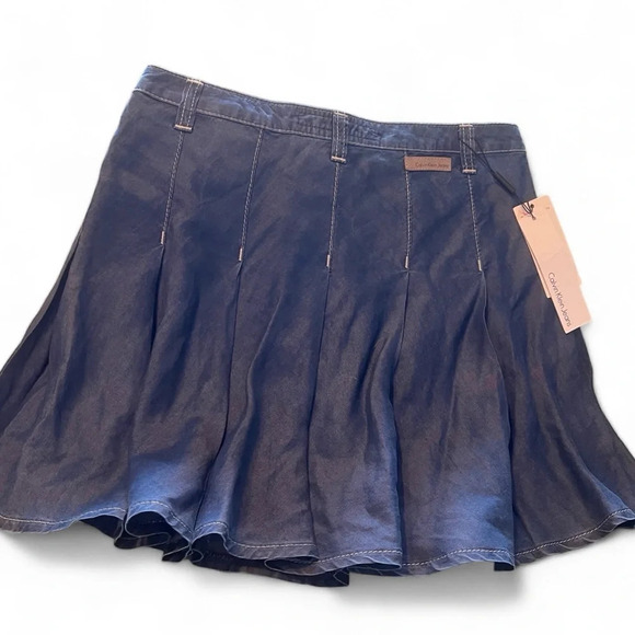NWT Calvin Klein mini pleated denim skirt with accent stitching size 28 - Picture 2 of 8